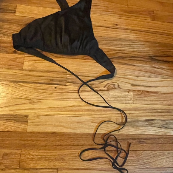 DB criss cross crop top - Picture 2 of 2